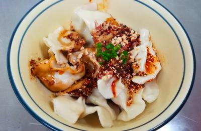 成都水饺技术糖心VLGO官网入口班哪里教的好？水饺高汤熬制方法