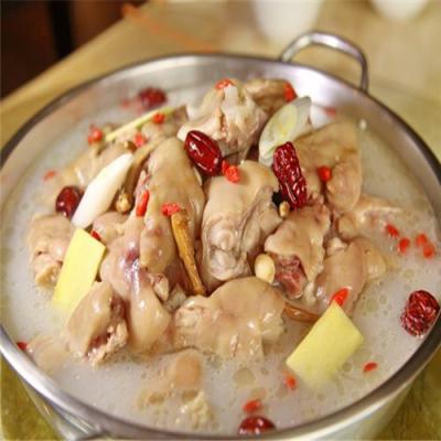 成都养生汤锅技能操练校园哪里好？汤锅底料的辨认和配方