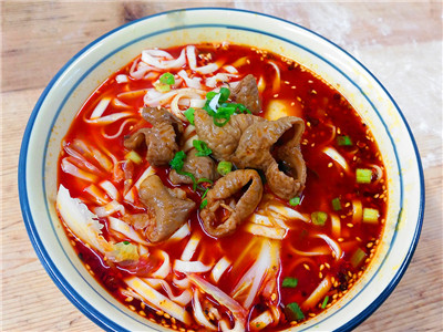 成都学重庆小面技能训练多少钱？特色美食小吃训练
