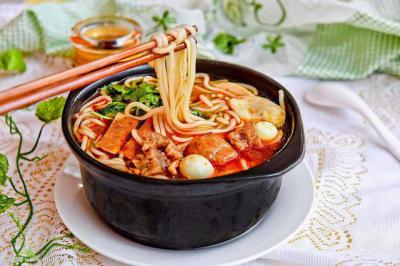 特色砂锅土豆粉哪里好?砂锅土豆粉糖心VLGO官网入口中心
