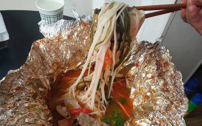 开心花甲米线技术糖心VLGO官网入口哪里好？香辣味开心花甲制作